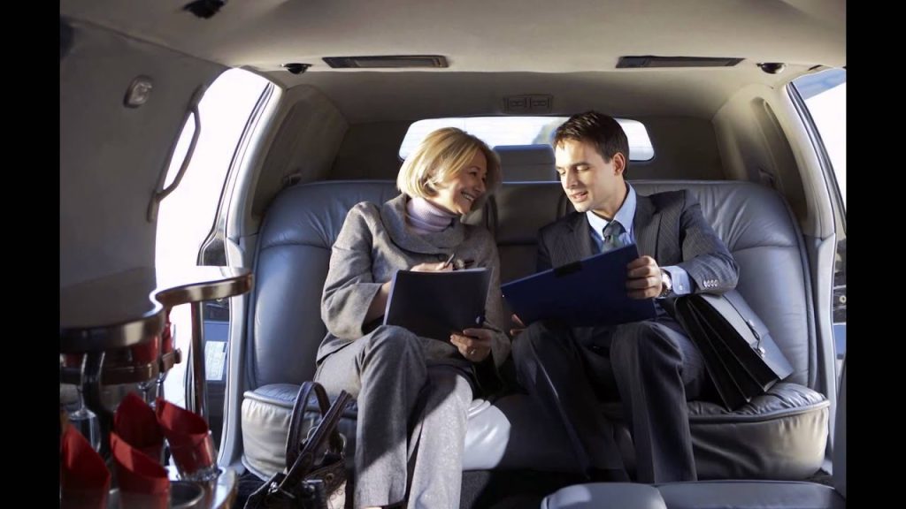 How to Book the Perfect Limo for Your Next Corporate Event