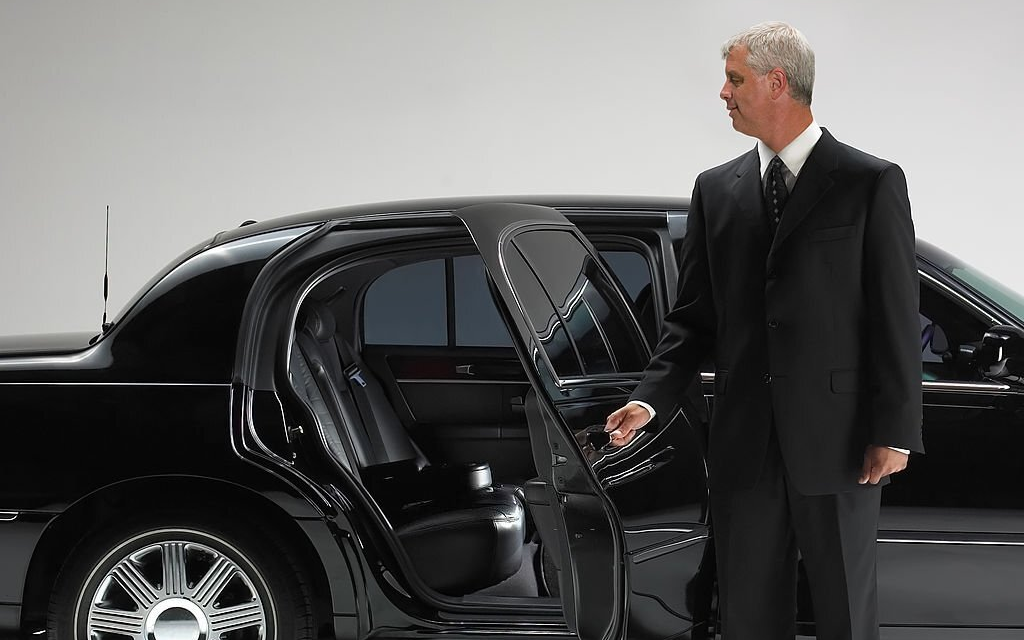 Features of Our Limo Service​ for Golf Events